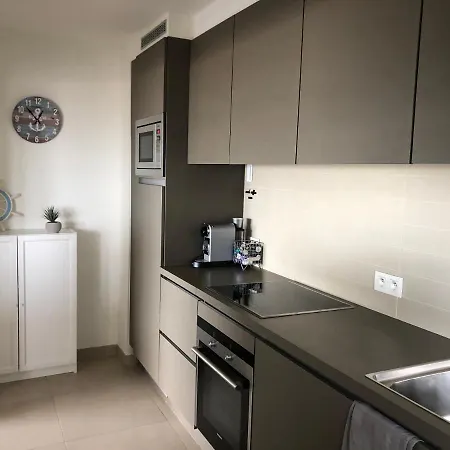 Luxueus Met Ruim Terras, Frontaal Zeezicht 4 A 5 Personen *